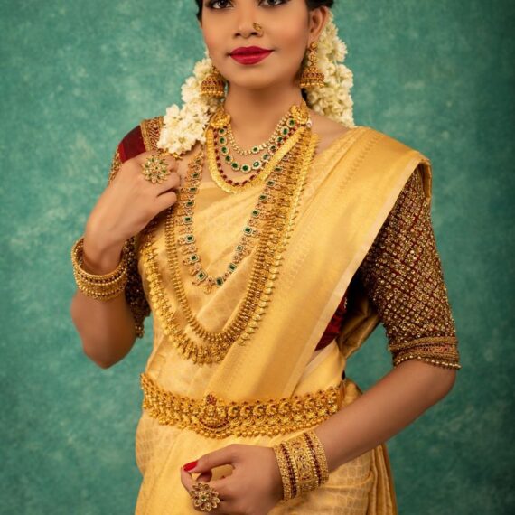 Shehnai Kundan Studded Bangle Set (4 Pcs)